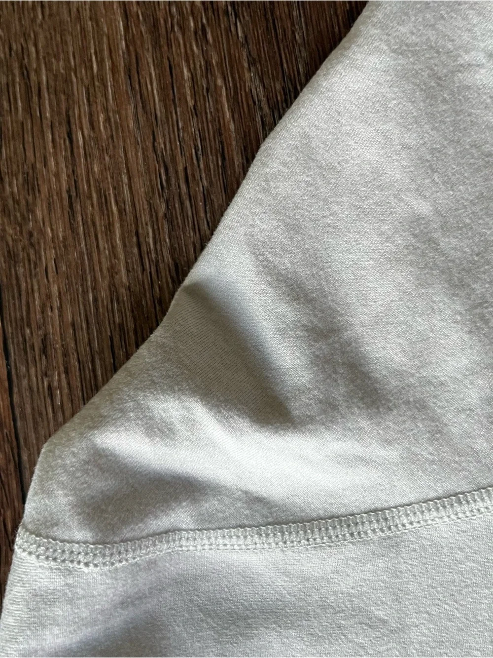 Vuori VW226 Super soft halo performance athletic hoodie light great beige small - Picture 7 of 7